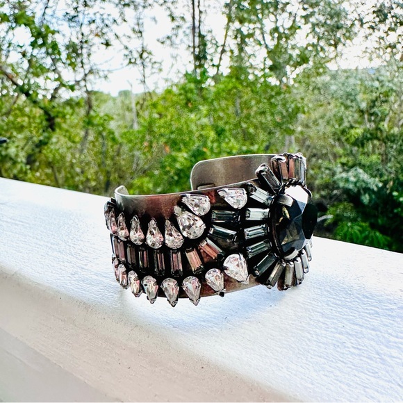 Dannijo Valentina Silvertone Multi-Crystal Cuff NWT - Picture 11 of 17